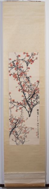 null CHINA.

Cherry tree in bloom.

Painting on paper, mounted in kakemono, signed.

H_102...