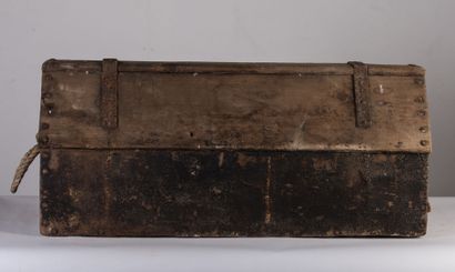null Wooden sailor's chest from the Loire, iron hinges and rope side handles (one...