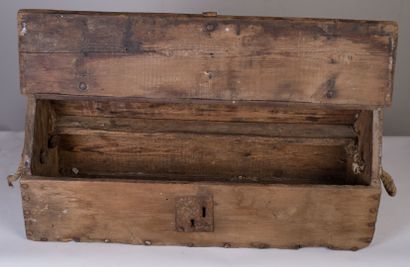 null Wooden sailor's chest from the Loire, iron hinges and rope side handles (one...