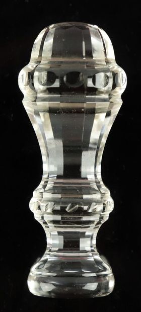  Sceau ou cachet en cristal faceté. 
Gravé de l'initiale K. 
XIXème siècle. 
H_8,5...