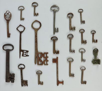 Collection de 20 clefs anciennes, dont d'époque...