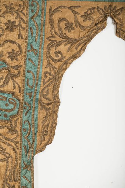 null Pair of ottoman doors.

Embroidered satin and metallic threads.

Turkey, Ottoman...