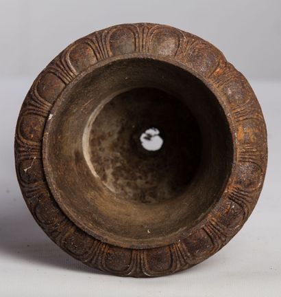 null Vase Médicis en fonte.

XIXème siècle. 

H_25 cm D_21 cm