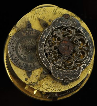 null Deux boitiers de montre et un mouvement du XVIIIème siècle, l'un des boitiers...