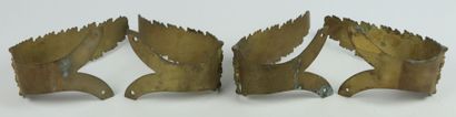 null Deux paires d'embrases en bronze doré.

XIXème siècle.

H_21 cm L_7 cm