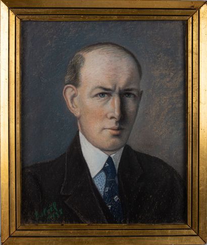 null E. NOËL (Actif au XXème siècle).

Portrait d'un homme à la cravate. 

Pastel...