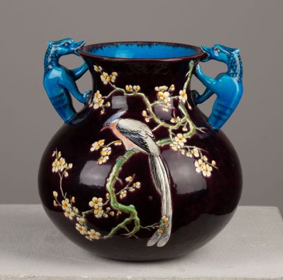 null LONGWY, Eugene COLLINOT (1824-1889)

Baluster vase with two handles representing...