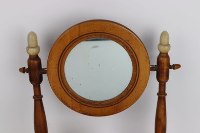 null Miroir de coiffeuse circulaire en bois suspendu par deux piliers en bois et...