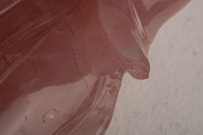 null CHINE.

Statuette en quartz rose figurant une déesse du printemps. Montée en...