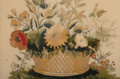 null Broderie sur soie figurant un panier fleuri. 

XIXème siècle.

H_26,5 cm L_26,3...