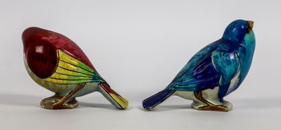 null LONGWY.

Two earthenware sparrows with polychrome enamel decoration.

H_8,5...