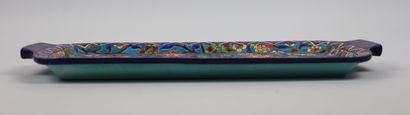 null 
LONGWY.




Cake dish decorated with polychrome floral enamels.




L_38 cm,...