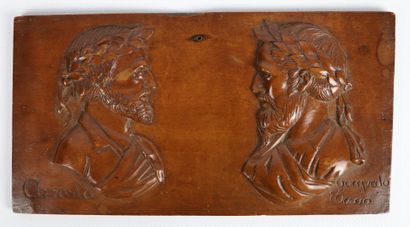 null Ensemble de deux panneaux en bois sculptés figurant des grands philosophes et...