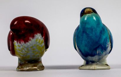 null LONGWY.

Two earthenware sparrows with polychrome enamel decoration.

H_8,5...