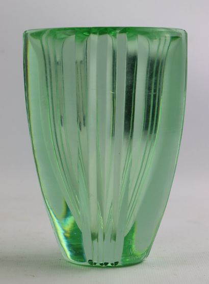 null DAUM Nancy France.

Vase en cristal teinté vert.

Marque en bas. 

Années 1930.

H_14,5...