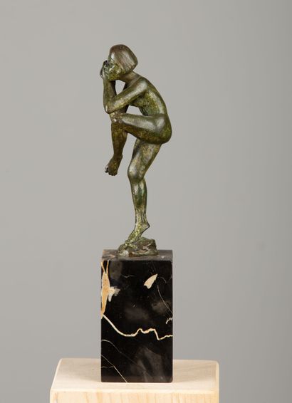 null Pierre LE FAGUAYS (1892-1962).

La ballerine. 

Bronze à patine verte, sur un...