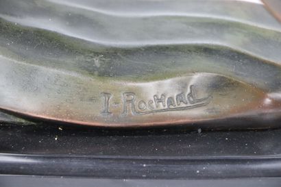 null Irénée ROCHARD (1906-1984).

La Mouette et la vague. 

Groupe en bronze patiné,...