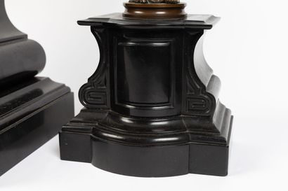 null Jean Jules B. SALMSON (1823-1902).

Garniture de cheminée en bronze à patine...