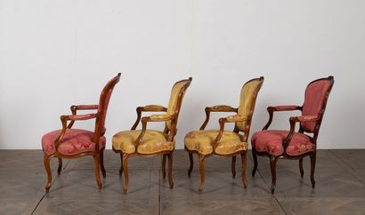 null Ensemble de quatre fauteuils, dont une paire, formant suite de quatre fauteuils,...