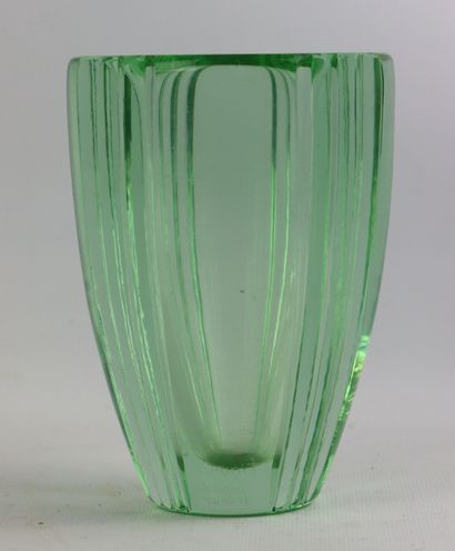 null DAUM Nancy France.

Vase en cristal teinté vert.

Marque en bas. 

Années 1930.

H_14,5...