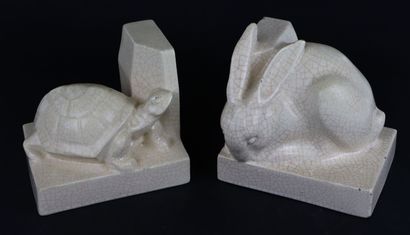 null Paire de serre-livres en céramique craquelée représentant une tortue et un lapin...