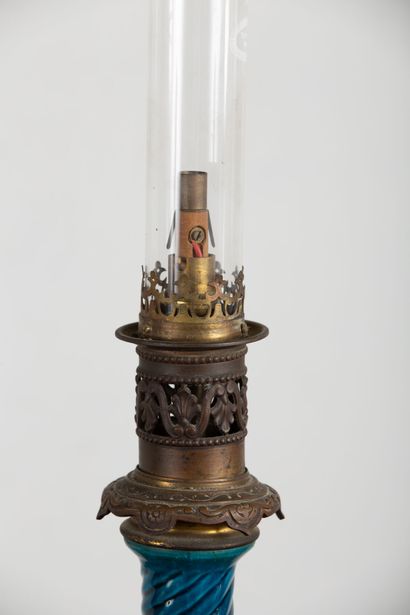 null Théodore DECK (1823-1891), dans le goût de. 

Paire de lampes en céramique émaillée...
