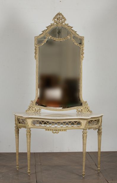 null Console décorative et son miroir d'applique en bois sculpté laqué blanc, à décor...