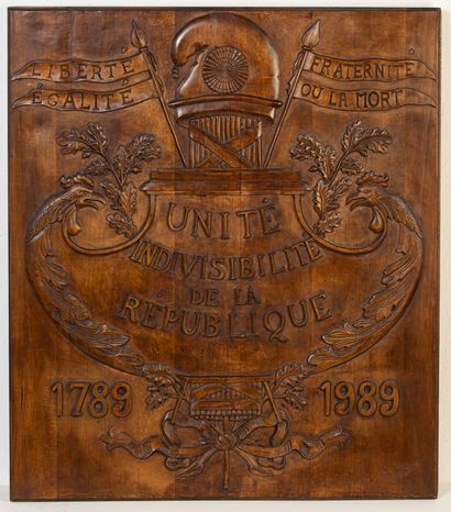null Louis SARRAUD (Nevers 1946 -2020).

Panneau en bois sculpté commémoratif du...