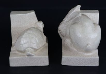 null Paire de serre-livres en céramique craquelée représentant une tortue et un lapin...