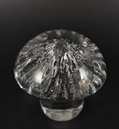 null DAUM FRANCE.

Champignon en cristal.

H_10,5 cm L_10 cm