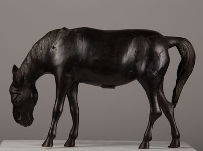 null JAPON, Époque Meiji.

Cheval.

Sculpture en bronze à patine brune.

Cachet au...