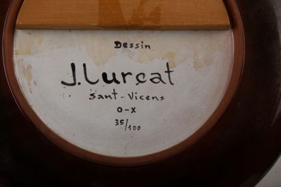 null Jean LURCAT à San Vicens.

Plat circulaire en céramique, à décor de visage.

N°35/100...