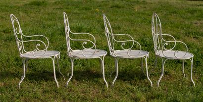 null Ensemble de mobilier de jardin en métal laqué blanc comprenant un table ronde...