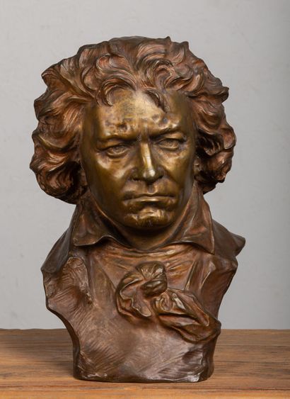  Raphaël NANNINI (XIXème-XXème siècle). 
Buste de Beethoven. 
Bronze à patine nuancée...
