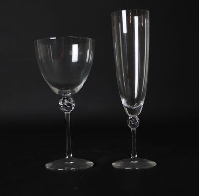 null DAUM France.

Suite de quatorze verres en cristal, modèle "Boléro", comprenant...