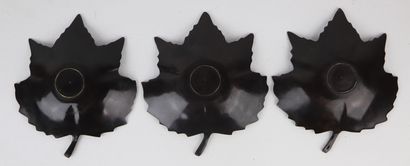 null Ensemble de six vide poches en bronze en forme de feuille d'érable

H_17.5 cm...