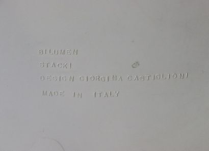 null Giorgina CASTIGLIONI BILUMEN. Stacki, 1973. 

Tabouret en ABS blanc crème.

H_42,5...