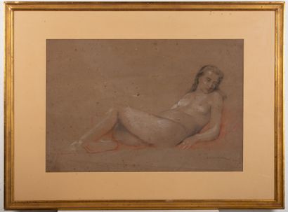 null Hector HANOTEAU (1823-1890).

Nu allongé.

Technique mixte sur papier, signée...
