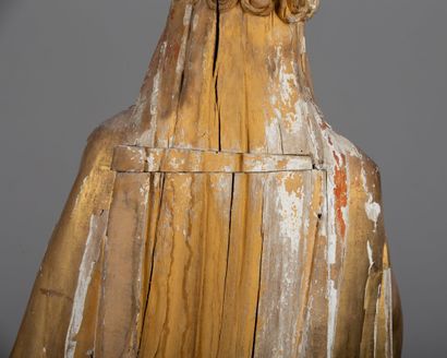 null Vierge en bois sculpté, polychrome et doré.

Vers 1800.

H_89 cm, accidents...