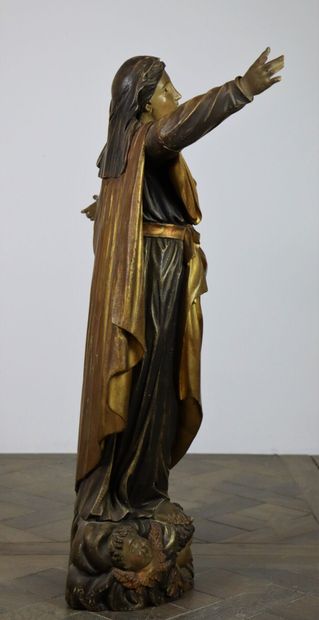 null Vierge de l'Assomption en bois sculpté, polychrome et doré.

Fin du XVIIIème...