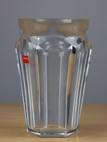 null BACCARAT.

Vase en cristal à pans coupés, modèle Harcourt.

H_17 cm