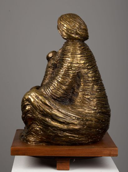 null Claude QUIESSE (1938).

La mère et l'enfant.

Sculpture en bronze.

Signée à...