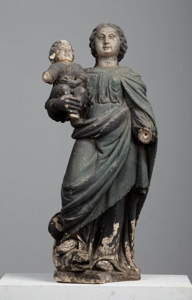 Vierge à l'enfant en pierre sculptée. 
XVIIème...