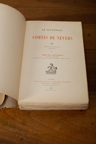  LESPINASSE (René de). Le Nivernais et les comtes de Nevers. 
Paris, Champion, 1909-1914....