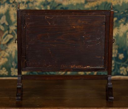 null Miroir de table inclinable en bois mouluré et bois de placage.

Fin du XIXème...