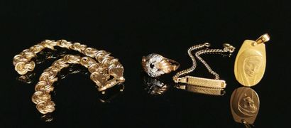 null Lot d'or comprenant un bracelet cassé, une médaille gravée, un bracelet gravé...