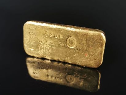 null 
A gold bar, without a test report.




1000 grams.




This lot is kept in...