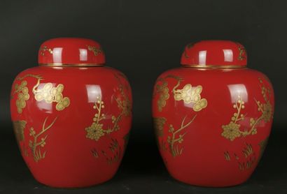 null BERNARDAUD LIMOGES.

Paire de pots couverts en porcelaine rouge modèle Séoul...
