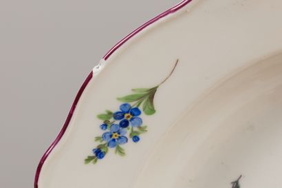 null MEISSEN.

Suite de six assiettes creuses en porcelaine à décor floral polychrome...