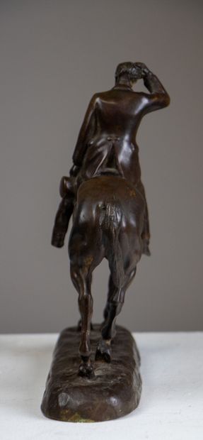null 
Gaston d'ILLIERS (1876-1932), d'après.



Cavalier à cheval.



Sculpture en...